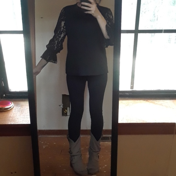 Lace sleeve sweater - Picture 5 of 6